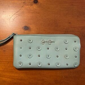 Jessica Simpson Mint Floral Stud Wristlet EUC😊😊